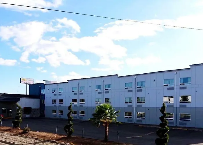 Motel: Capital Inn & Suites